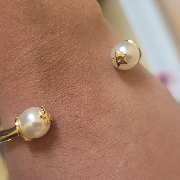 Christian Dior Logo Pearl Tribales Bracelet With Box - Picture 10 of 14